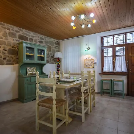 La Casina Di Anna Apartment *